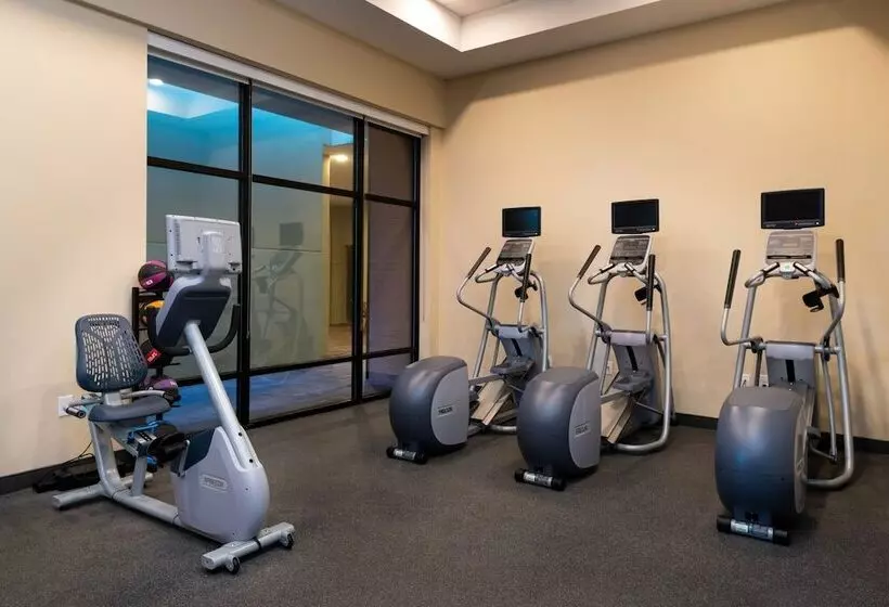هتل Hilton Garden Inn Columbia Downtown, Sc