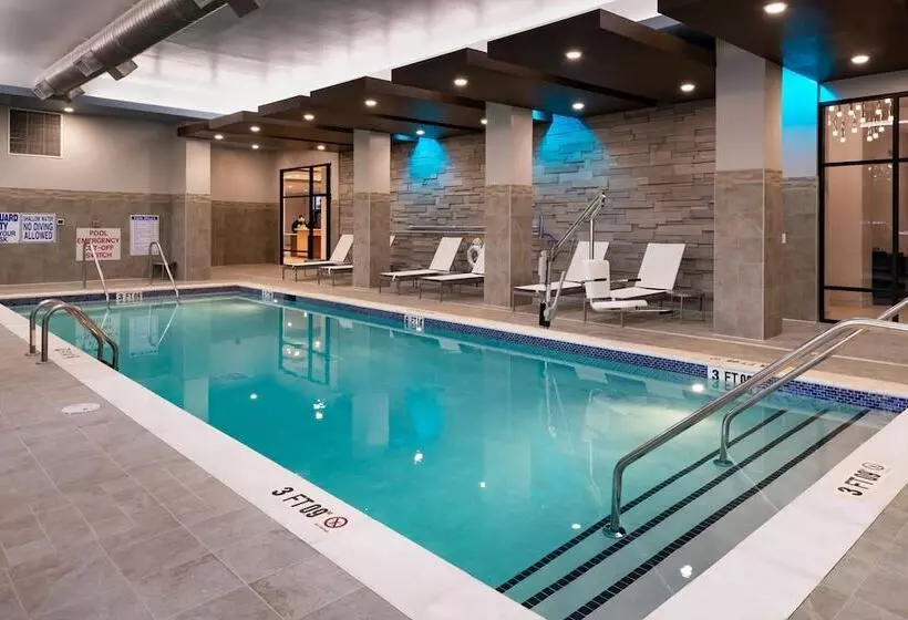 هتل Hilton Garden Inn Columbia Downtown, Sc