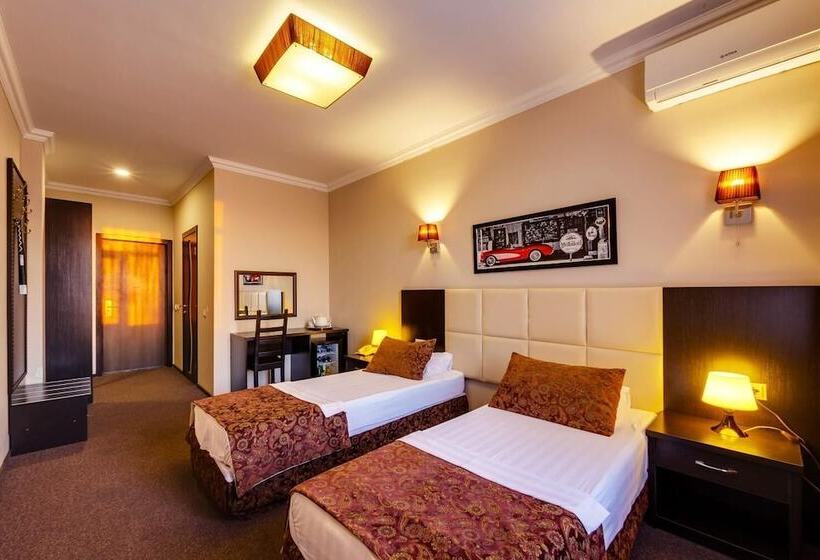 Hotel Marton Stachki