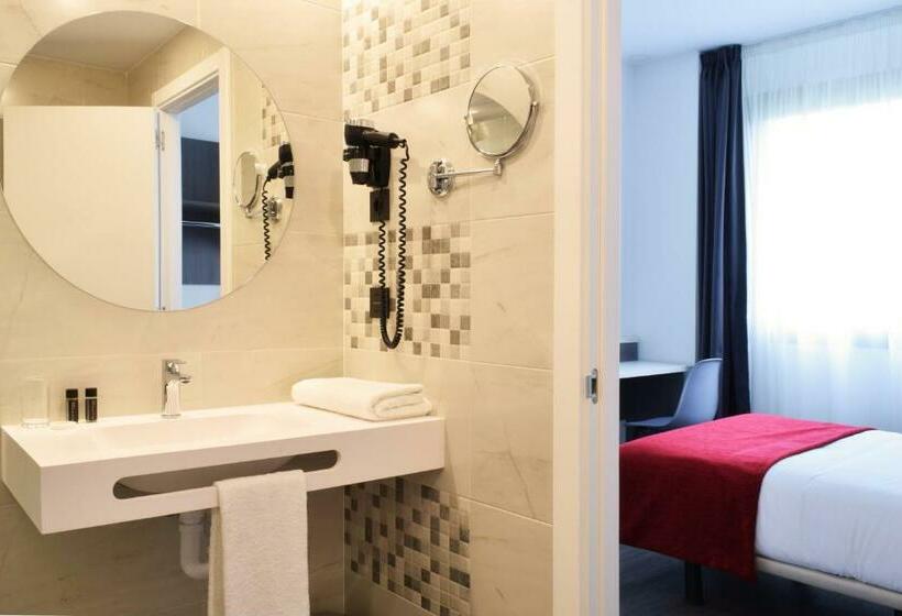 בית מלון כפרי New Bilbao Airport