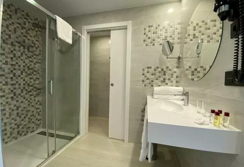 Hotelli New Bilbao Airport