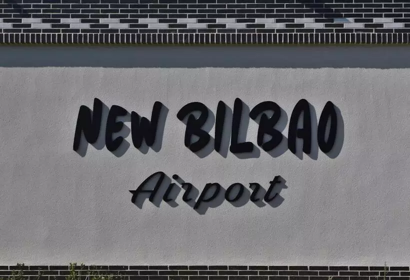 Hotelli New Bilbao Airport