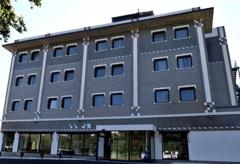 Hotelli New Bilbao Airport