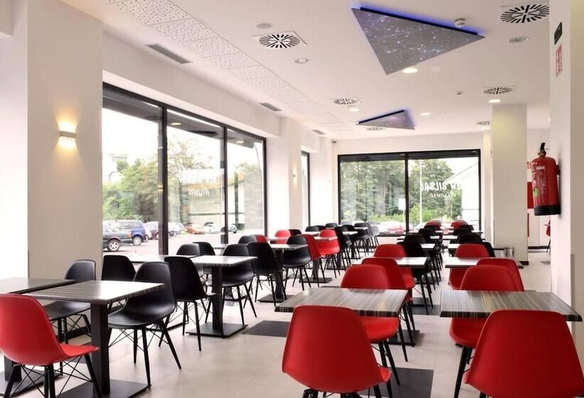 בית מלון כפרי New Bilbao Airport