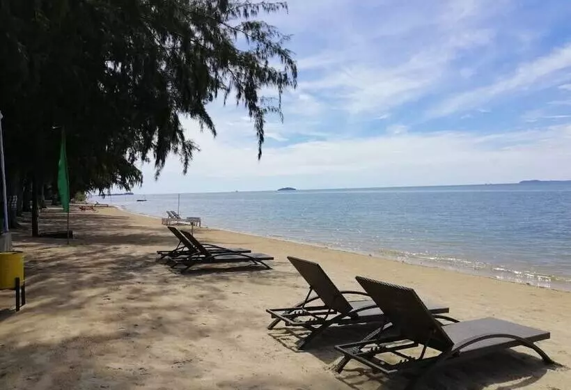 Hotelli New Marjoly Beach & Resort