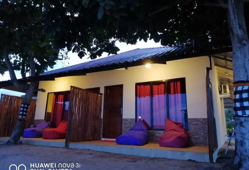 Hotelli New Marjoly Beach & Resort