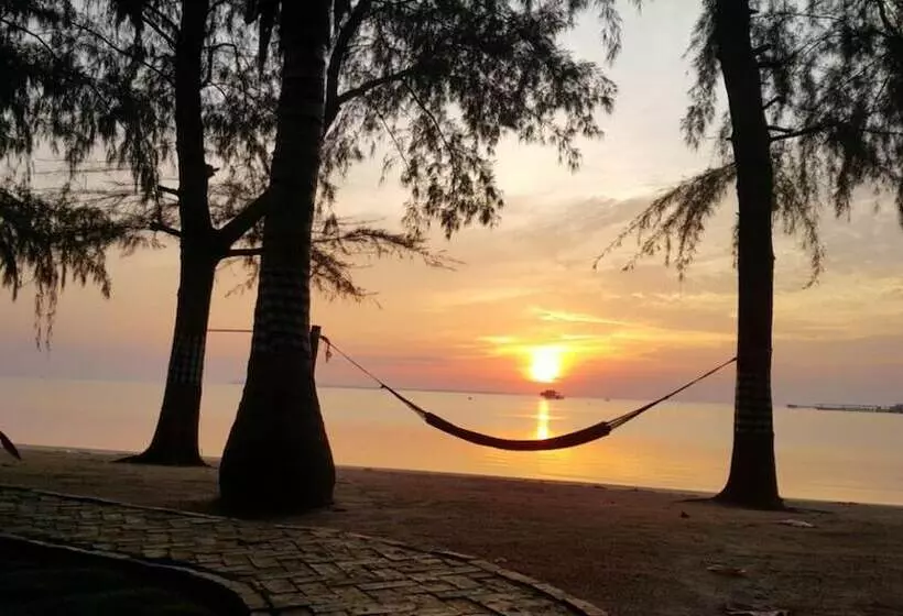 Hotelli New Marjoly Beach & Resort