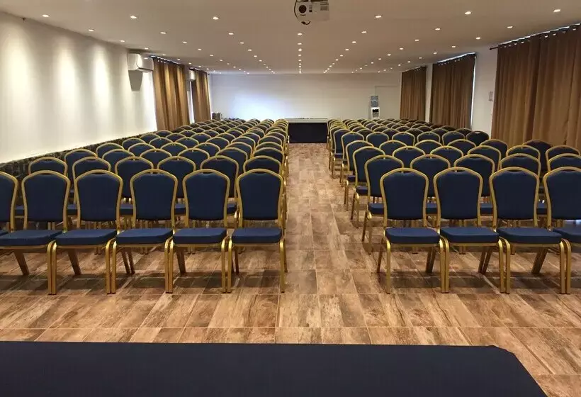 Hotelli San Francisco Lodge