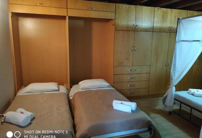 בית מלון כפרי Savvas Studios