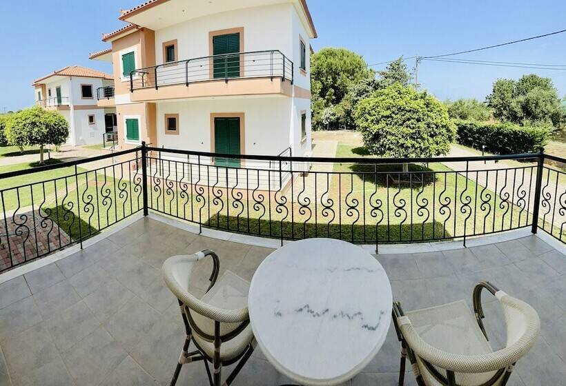 فندق Stomio Villague