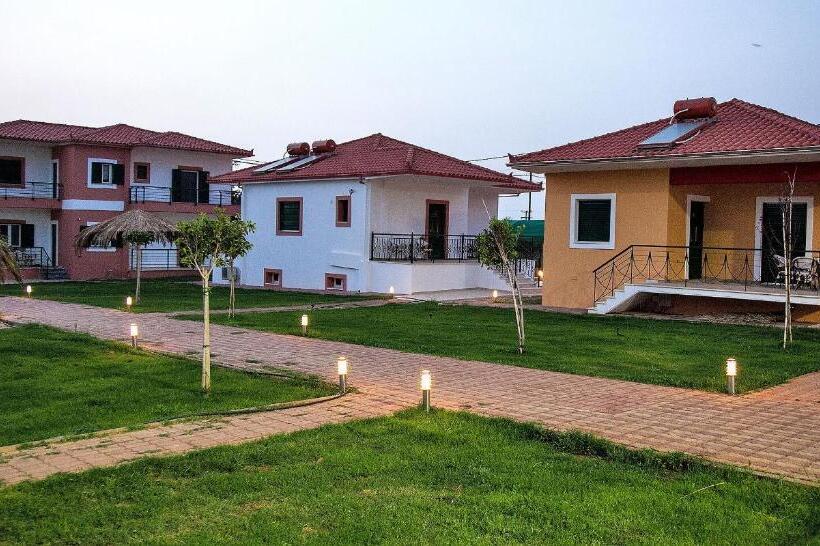 فندق Stomio Villague