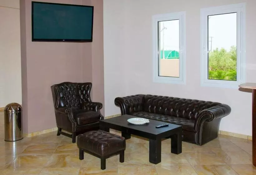 ホテル Stomio Villague