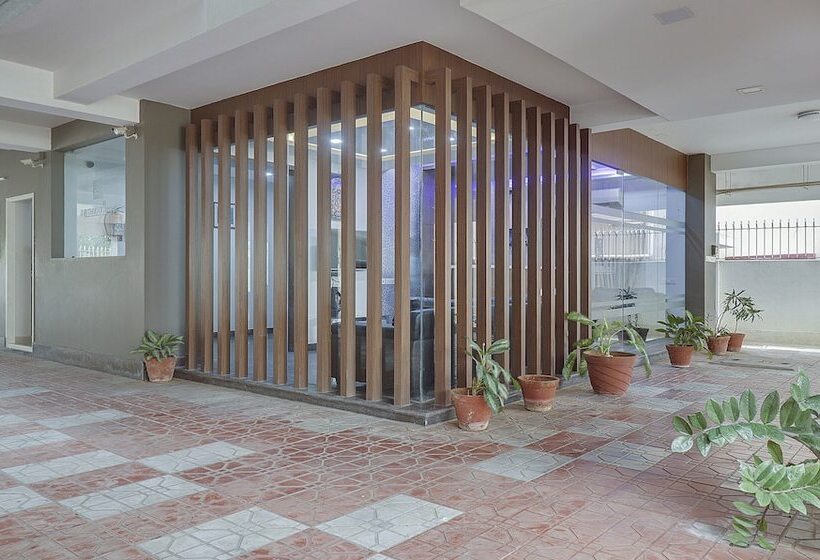 בית מלון כפרי Treebo Rithikha Inn Elite Chennai Trade Centre