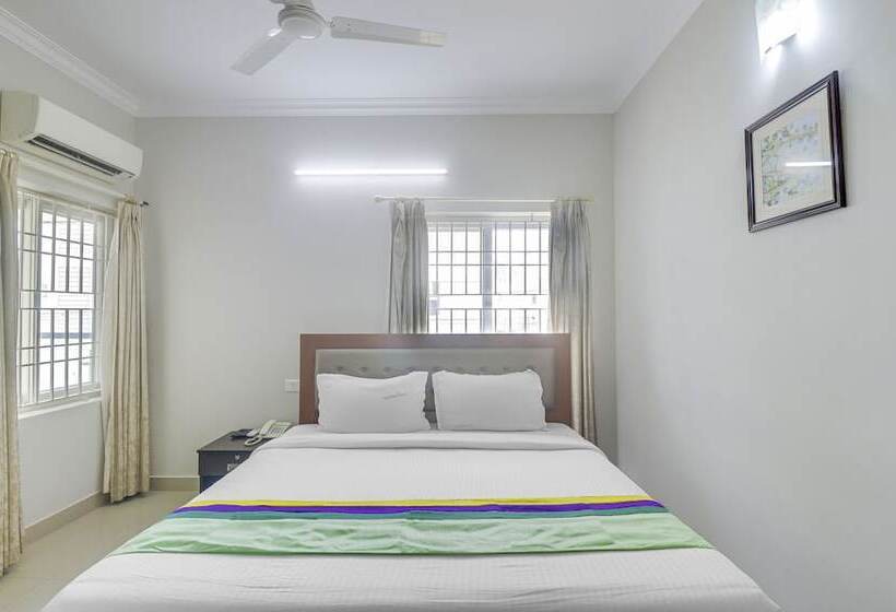 בית מלון כפרי Treebo Rithikha Inn Elite Chennai Trade Centre