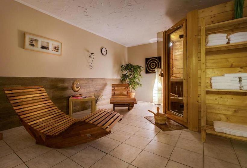 هتل Dübener Heide