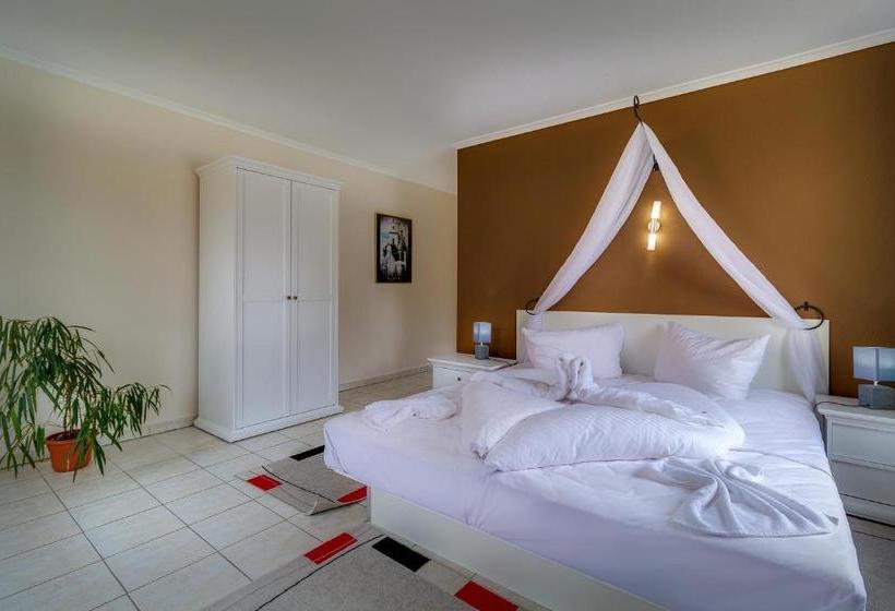 هتل Dübener Heide