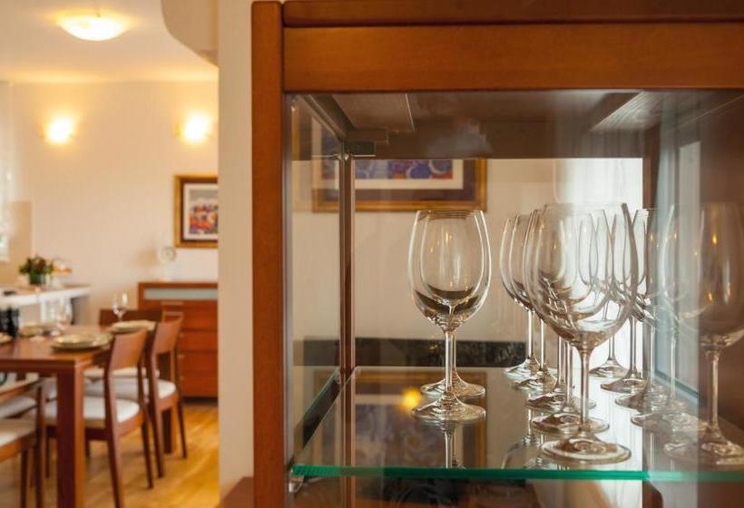 هتل Apartments Maja