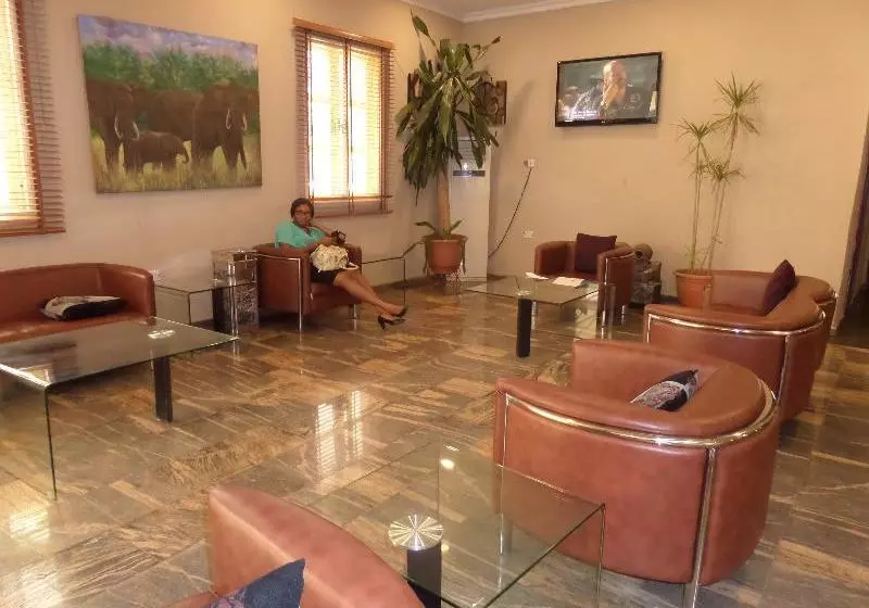 هتل Golden Tulip Lagos Airport