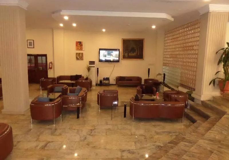 هتل Golden Tulip Lagos Airport