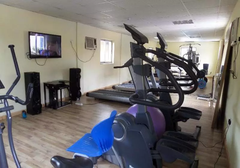 هتل Golden Tulip Lagos Airport
