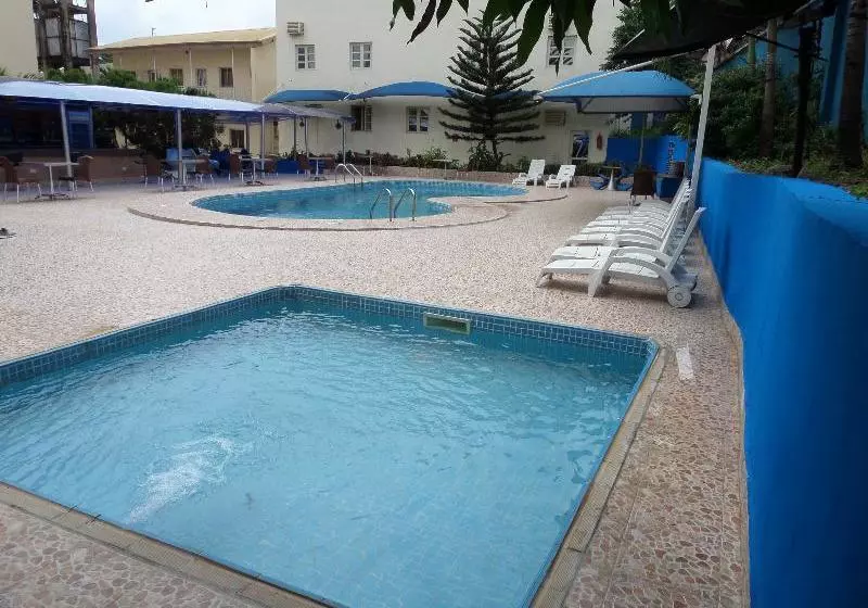 هتل Golden Tulip Lagos Airport