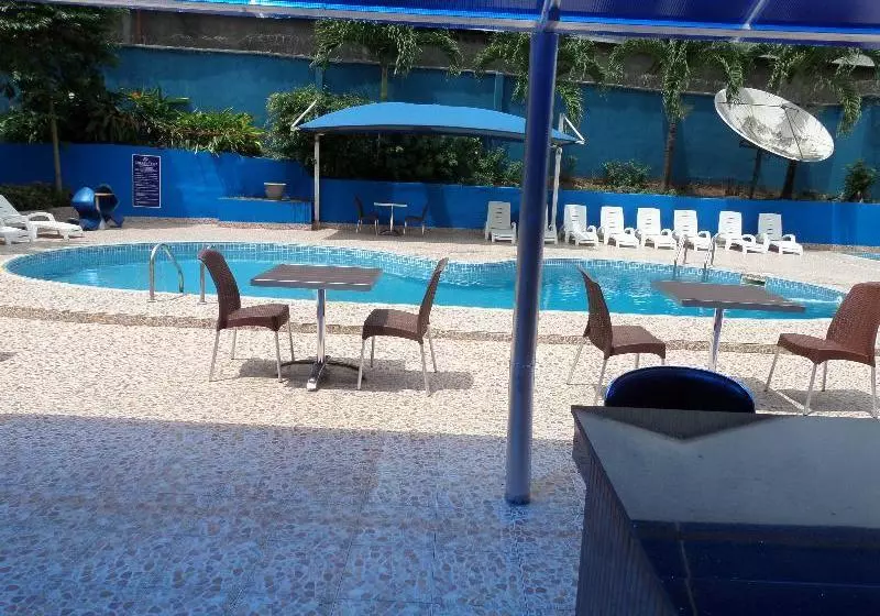 هتل Golden Tulip Lagos Airport