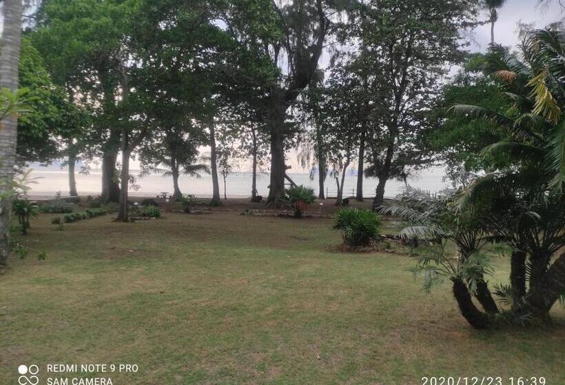 בית מלון כפרי Sukorn Andaman Beach Resort