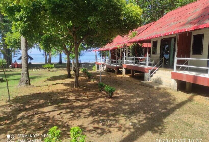בית מלון כפרי Sukorn Andaman Beach Resort