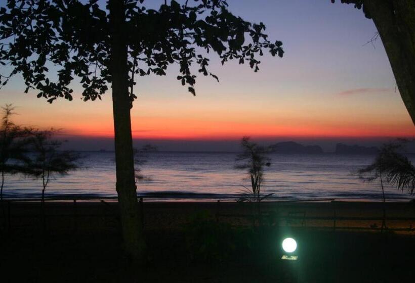 בית מלון כפרי Sukorn Andaman Beach Resort