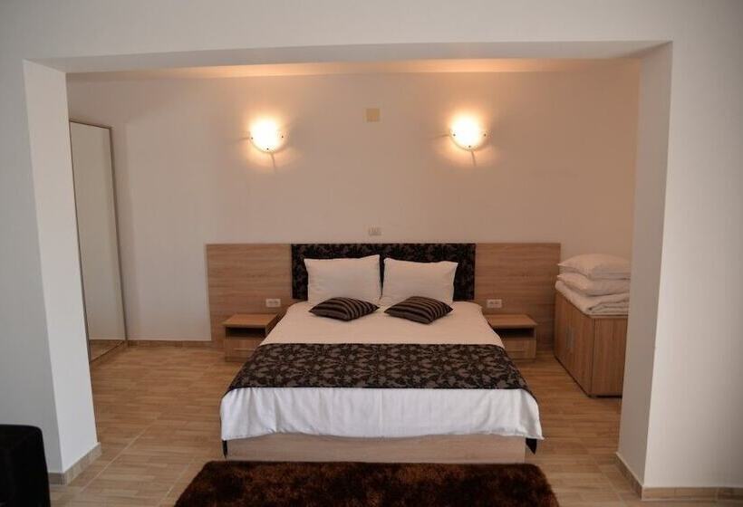 Отель Ibis Styles Venus