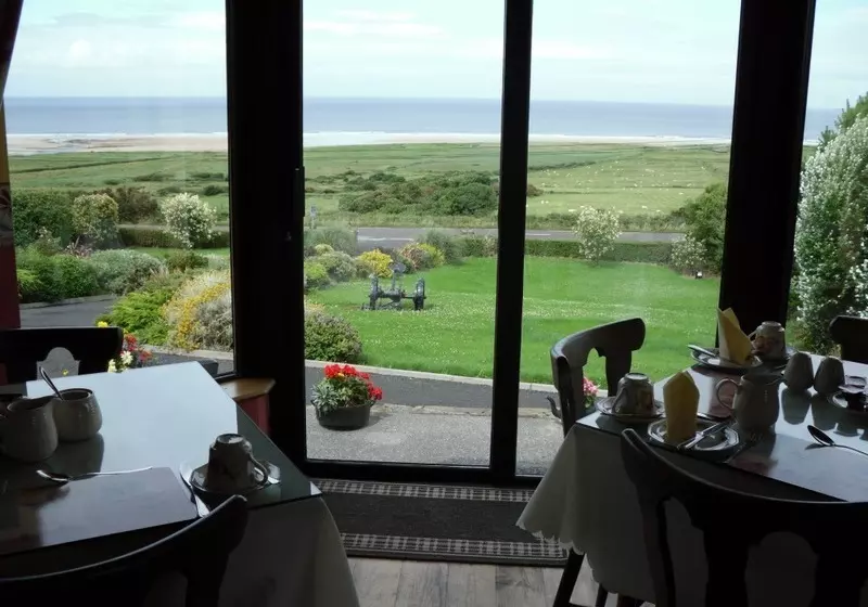 Beenoskee B&b