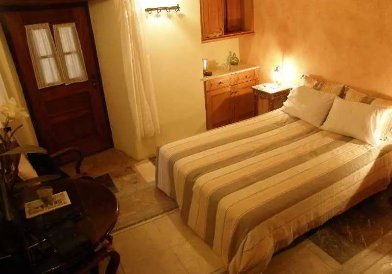 Hotelli Alkmini Monemvasia Castle House