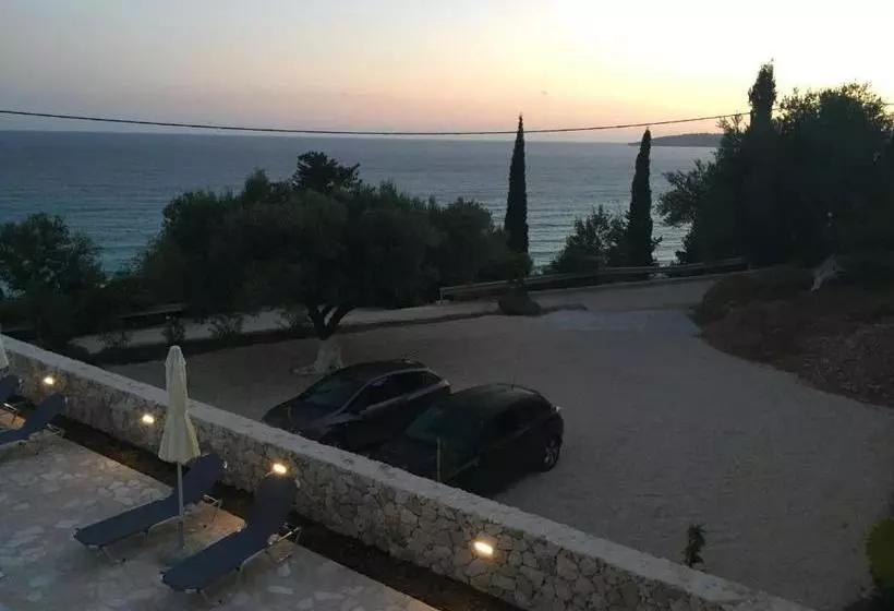 Hotel Anna Studios