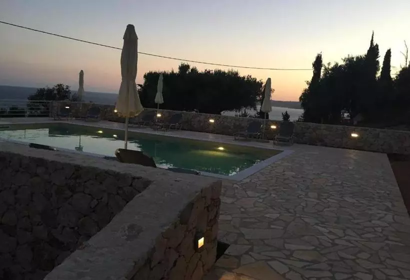 Hotel Anna Studios