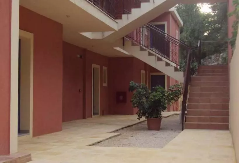 Hotel Anna Studios
