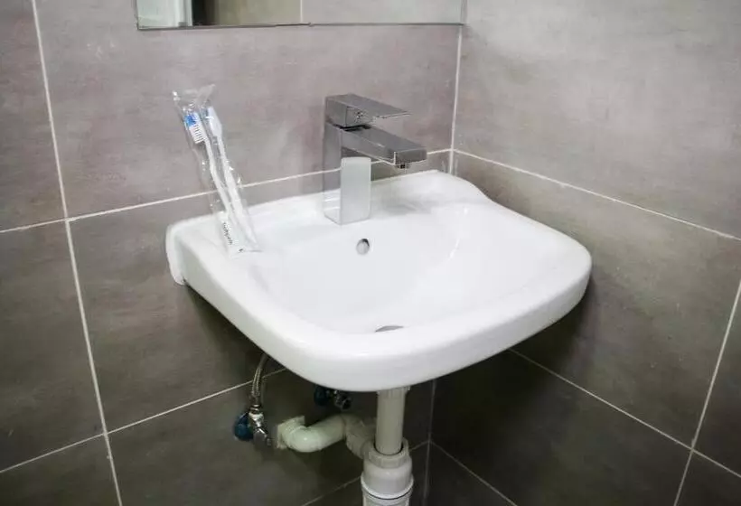 هتل Eloginn   Fest @ Lucky House