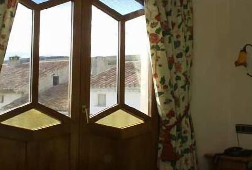 فندق Hostal Las Grullas