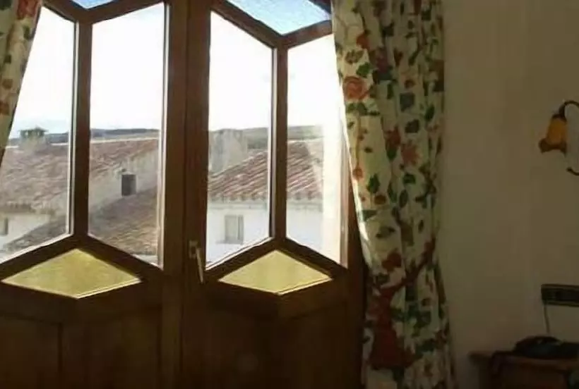 Hotelli Hostal Las Grullas