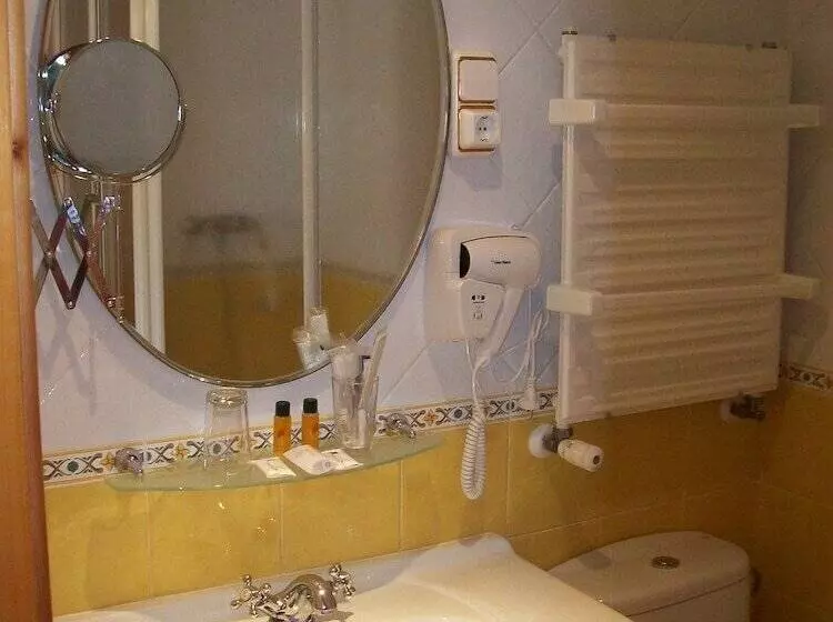 Hotelli Hostal Las Grullas