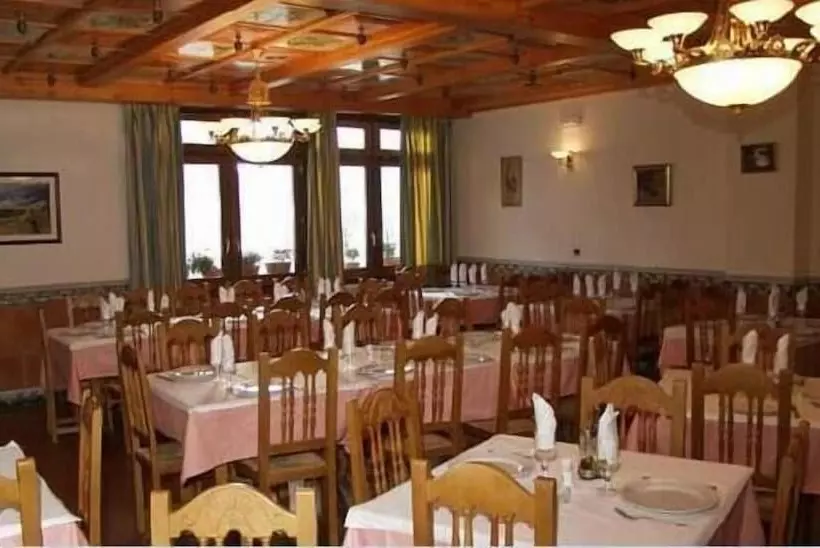 Hotelli Hostal Las Grullas