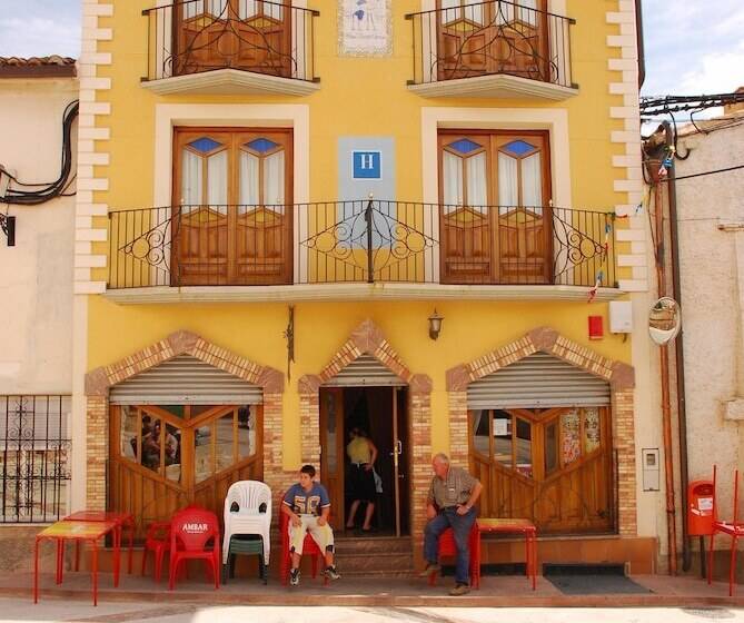 فندق Hostal Las Grullas