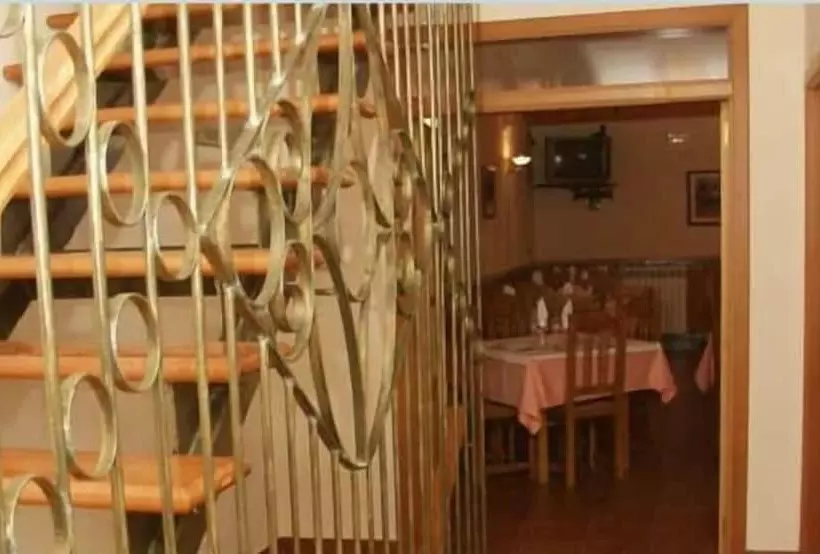 Hotelli Hostal Las Grullas