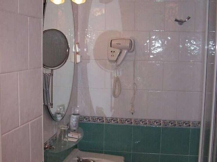 فندق Hostal Las Grullas