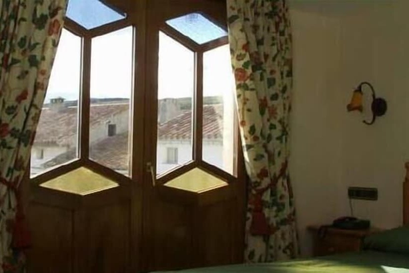 فندق Hostal Las Grullas