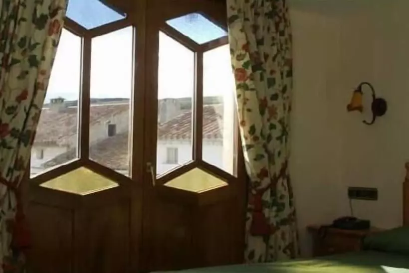 Hotelli Hostal Las Grullas