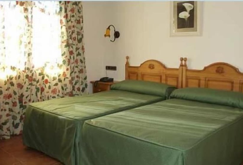 فندق Hostal Las Grullas