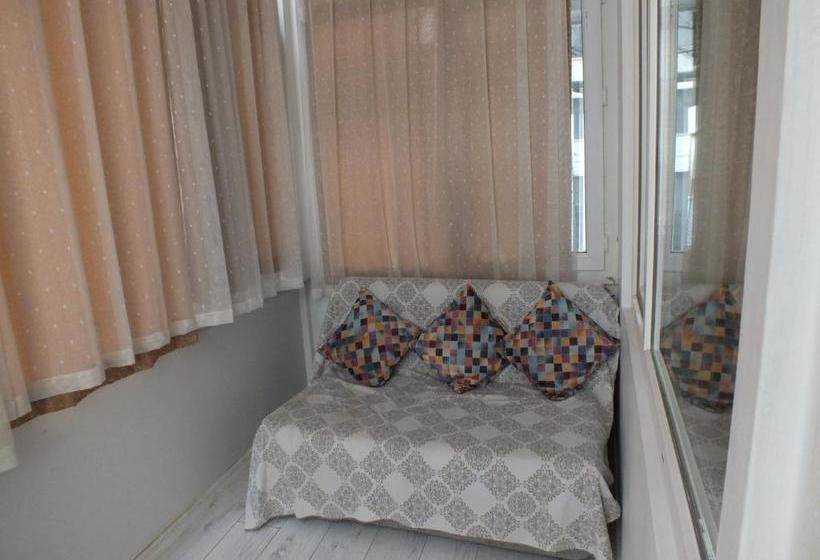 ホテル Taksim 9 Suites Apartments