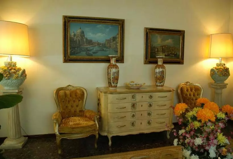 هتل Villa Rita