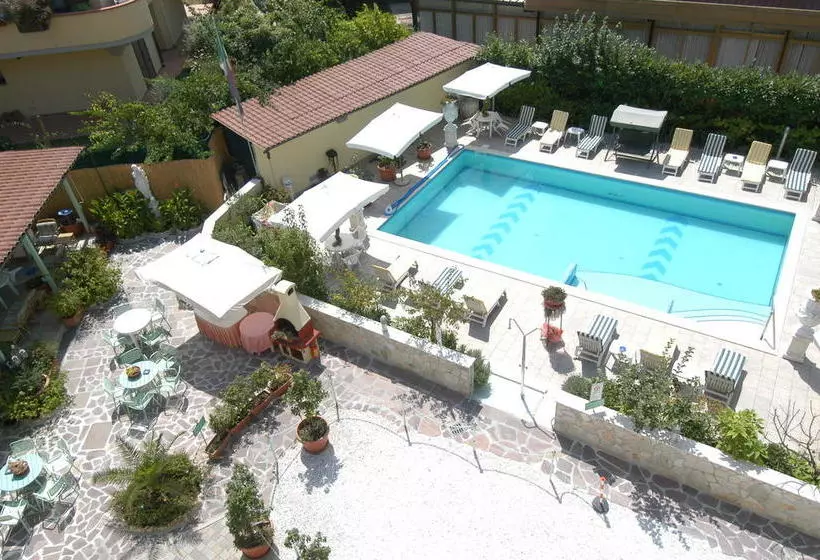 هتل Villa Rita