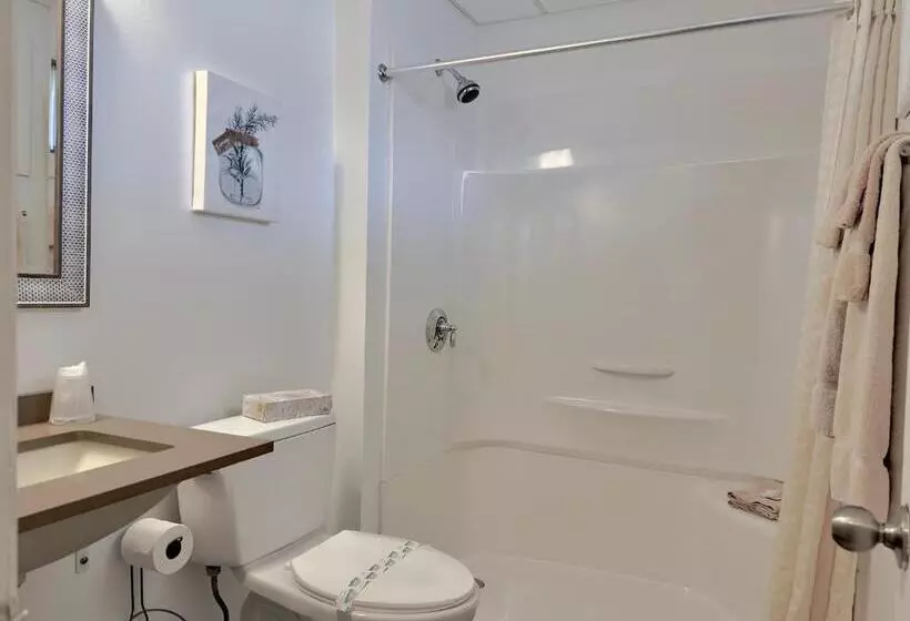 Colonial Valley Motel